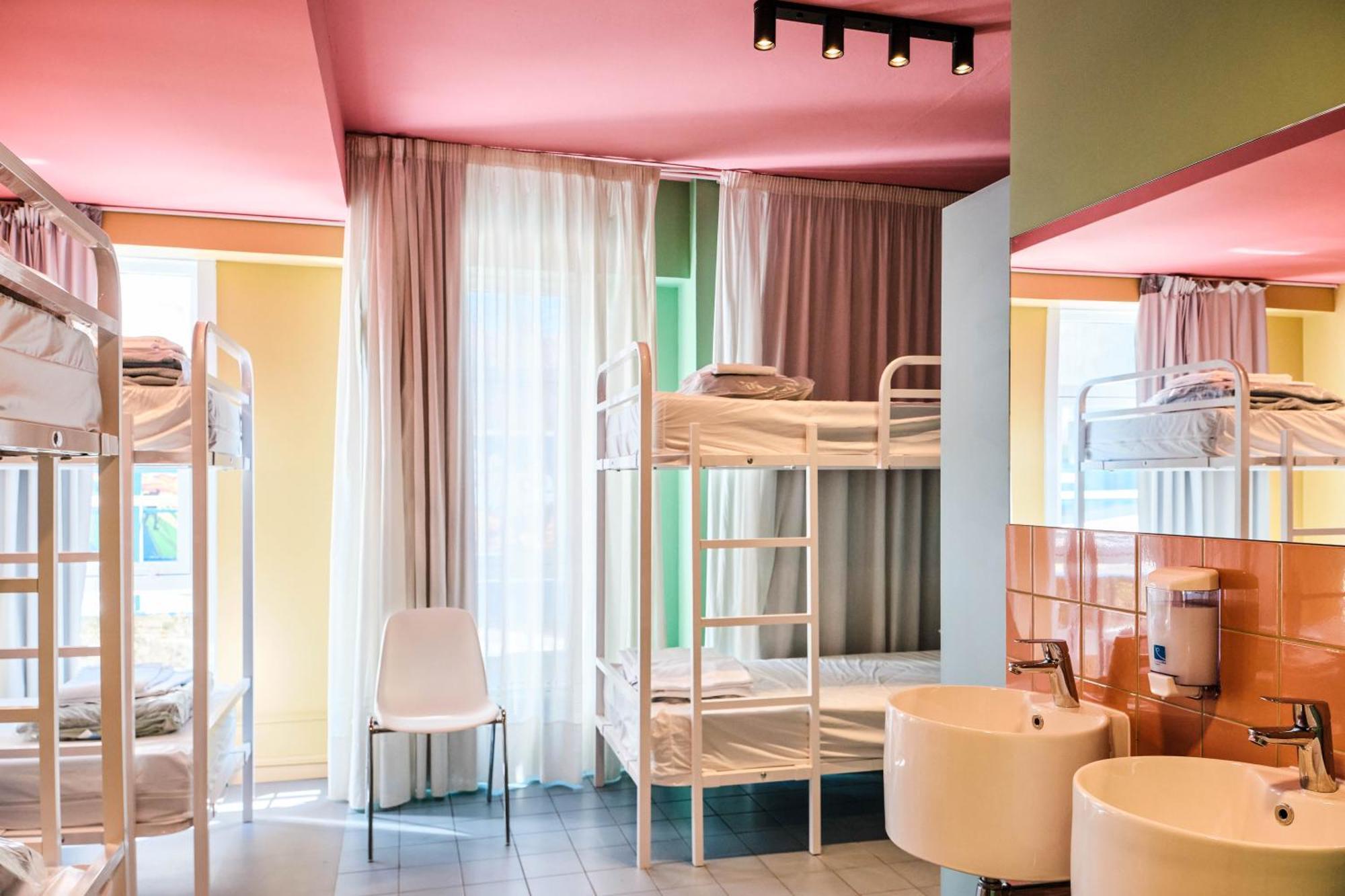 Loop Inn Hostel 圣地亚哥－德孔波斯特拉 外观 照片
