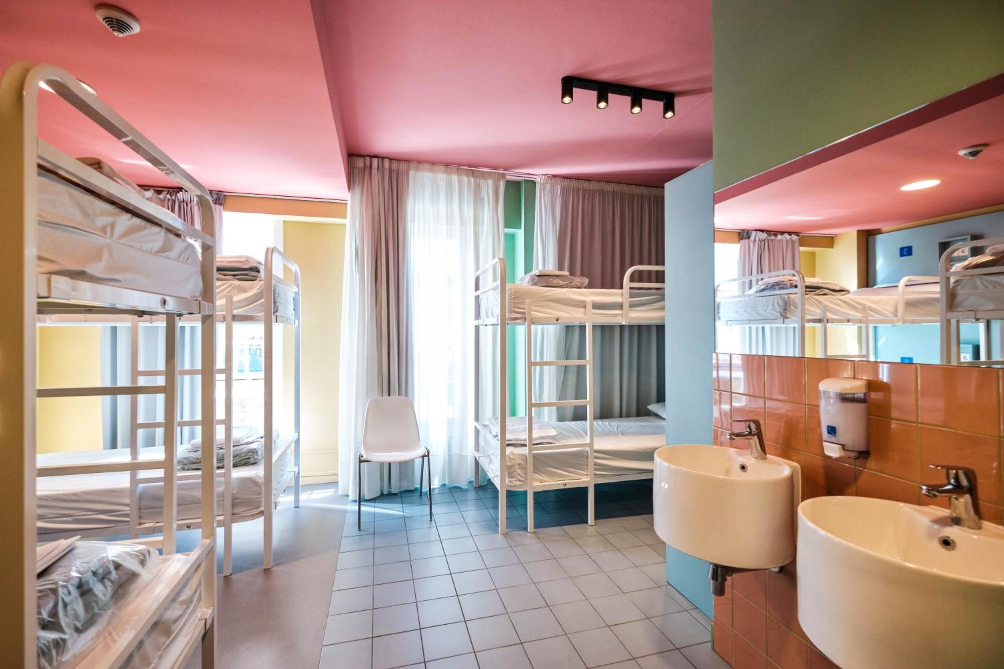 Loop Inn Hostel 圣地亚哥－德孔波斯特拉 外观 照片