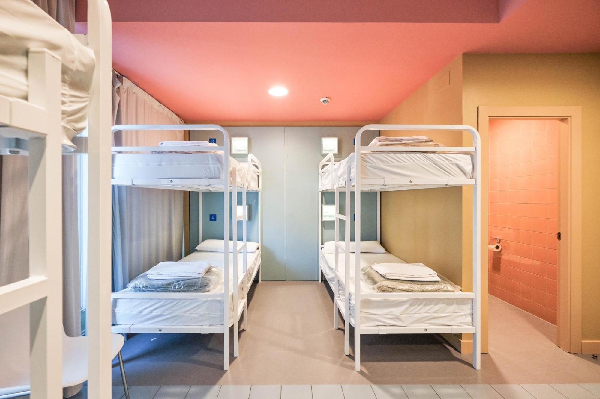 Loop Inn Hostel 圣地亚哥－德孔波斯特拉 外观 照片