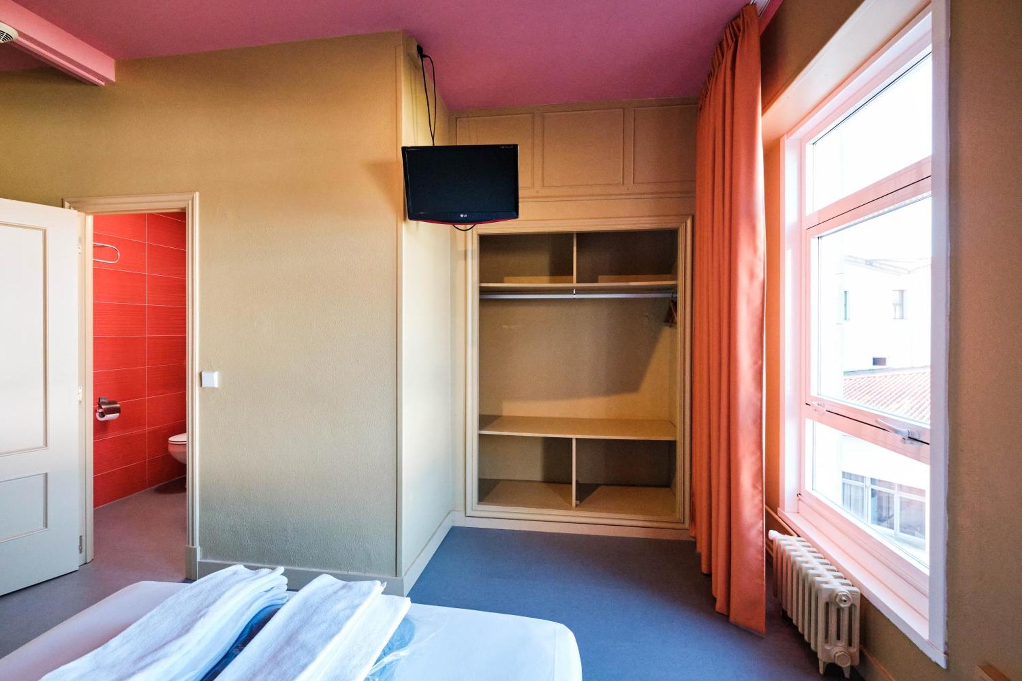 Loop Inn Hostel 圣地亚哥－德孔波斯特拉 外观 照片