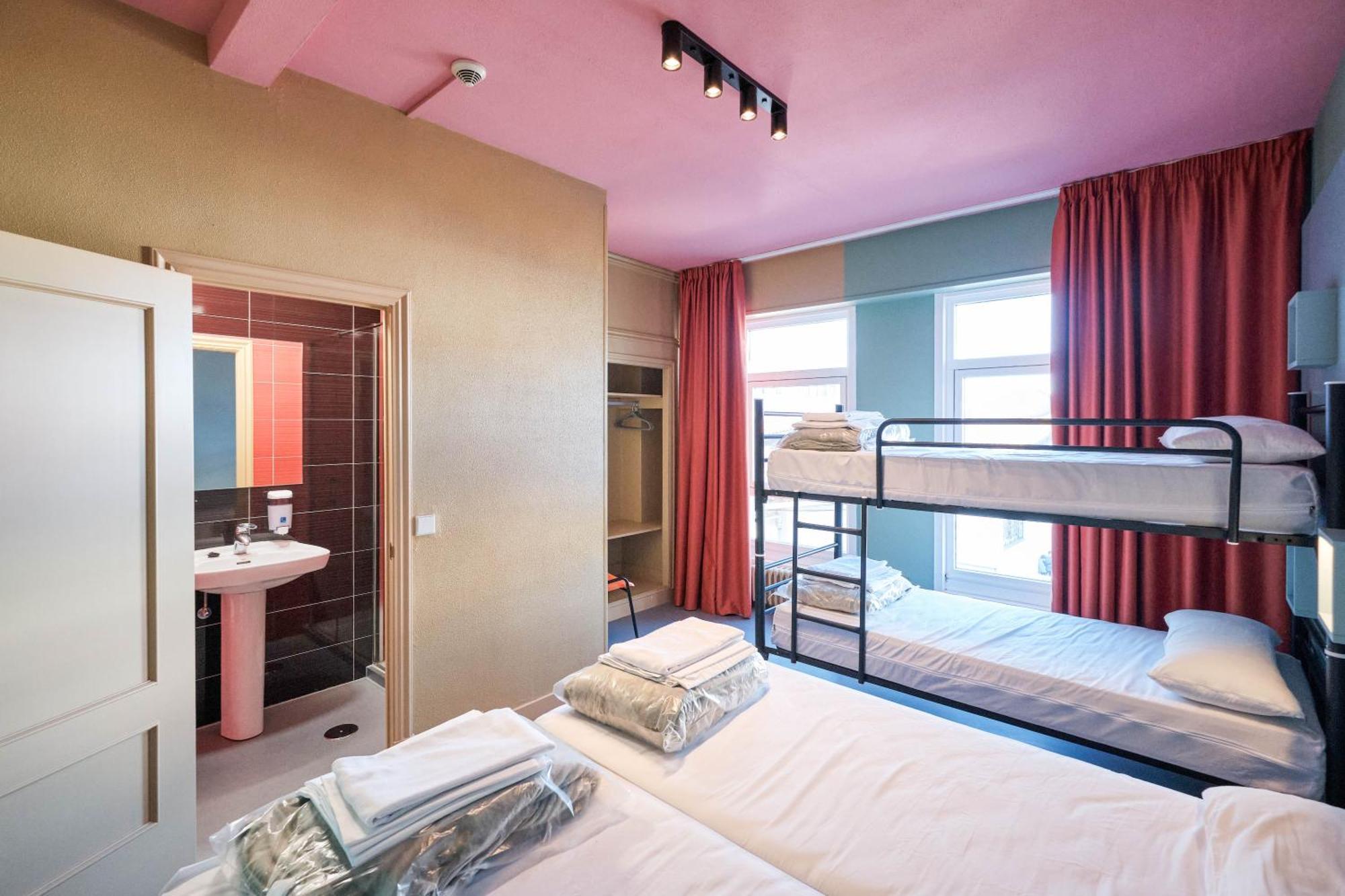 Loop Inn Hostel 圣地亚哥－德孔波斯特拉 外观 照片